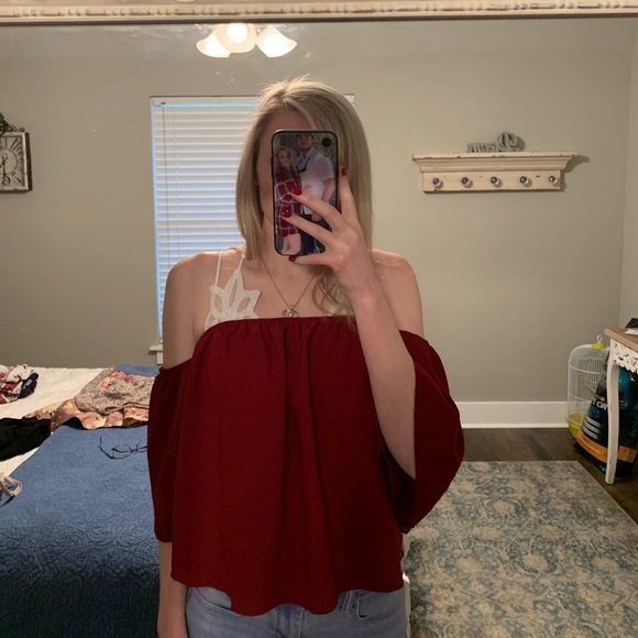 Off the shoulder crop - Picture 3 of 4